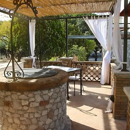 Avocado Beyond Couette-café Giardini-Naxos