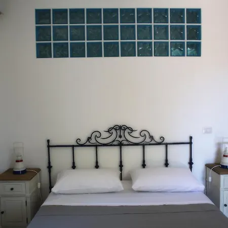 Bed & Breakfast Avocado Beyond 2*