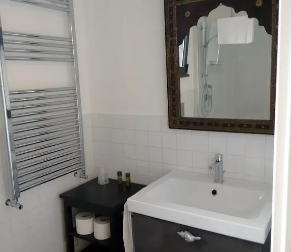 Bed & Breakfast Avocado Beyond 4*