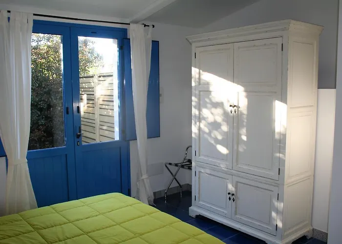 Avocado Beyond Bed & Breakfast