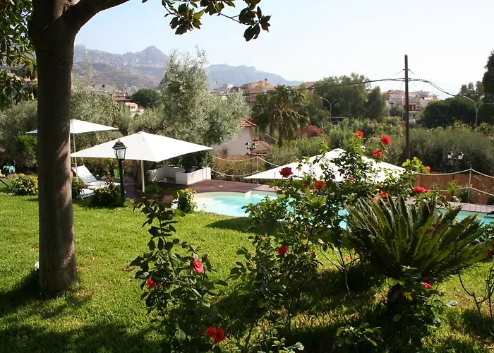 Bed & Breakfast Avocado Beyond Giardini-Naxos