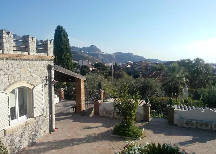 Bed & Breakfast Avocado Beyond